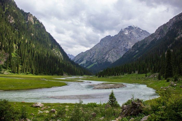 Montañas. Mejor seguro de viaje para Kirguistán