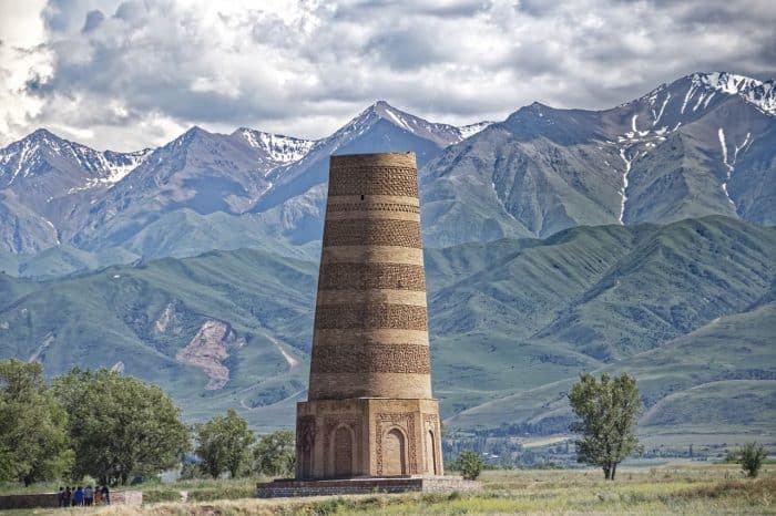 Torre de Burana. Seguro de viaje para Kirguistán 