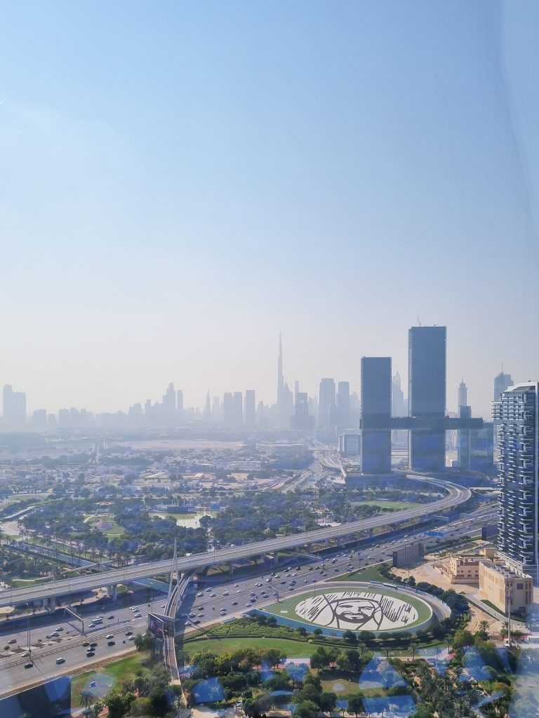 escala de o zi in Dubai